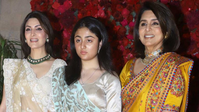 “Fans Decode Neetu Kapoor And Samara’s Awkward Moment”