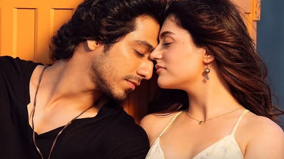 Read more about the article Saiyaara Advance Booking Breaks Records, Beats Big Stars