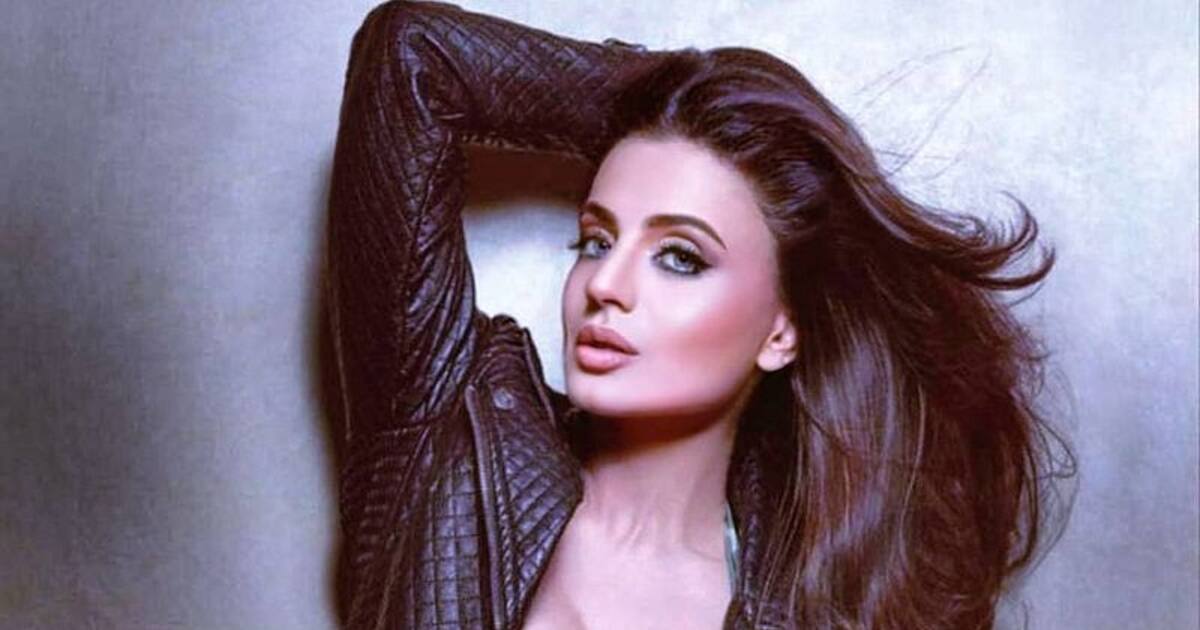 Read more about the article Ameesha Patel On Struggles As Outsider In Bollywood