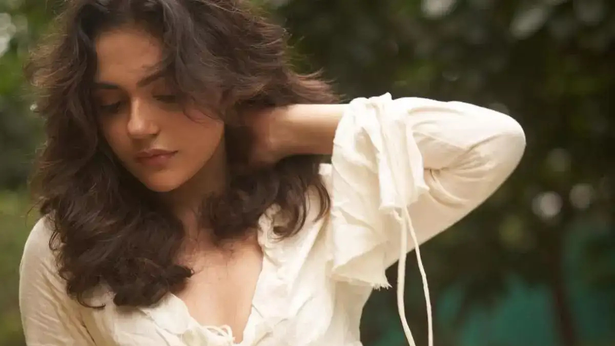 Read more about the article “Aneet Padda, Fatima Sana Shaikh In Courtroom Drama”