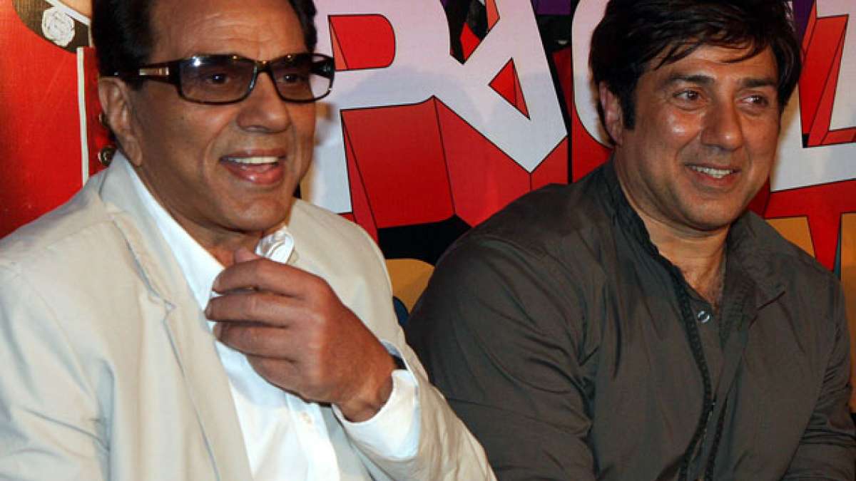 Read more about the article Sunny Deol On Dharmendra’s Health: ‘Please Respect Him’